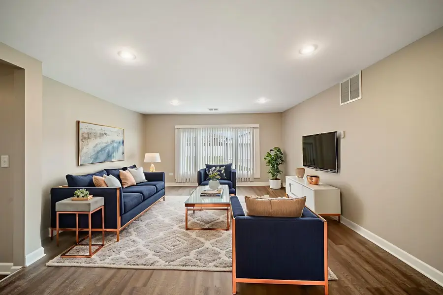 7949 Newland Avenue, Burbank, IL 60459 - Image #2