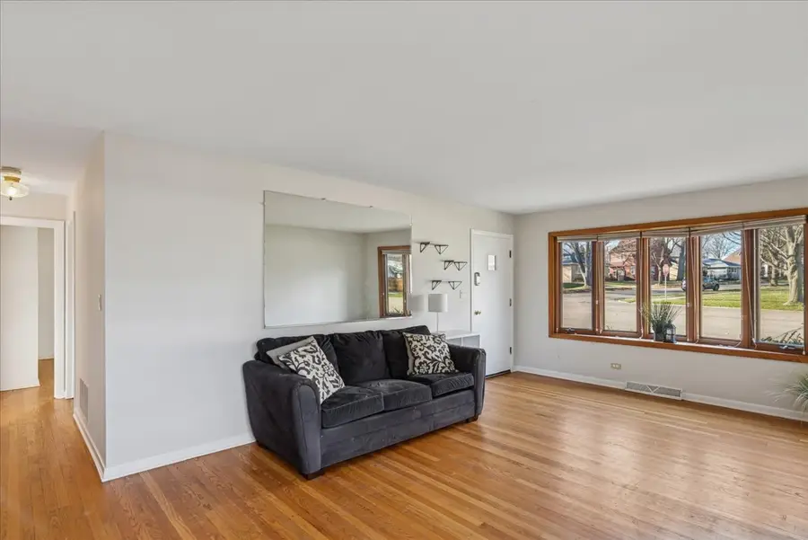 281 N Shaddle Avenue, Mundelein, IL 60060 - Image #3