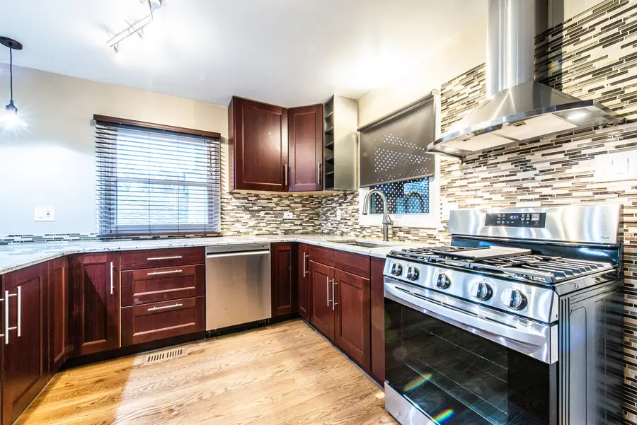 1338 S Dunton Avenue, Arlington Heights, IL 60005 - Image #2