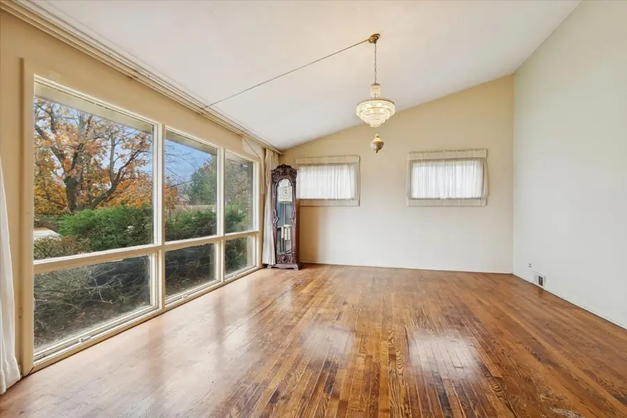 5440 S Edgewood Avenue, La Grange Highlands, IL 60525 - Image #2