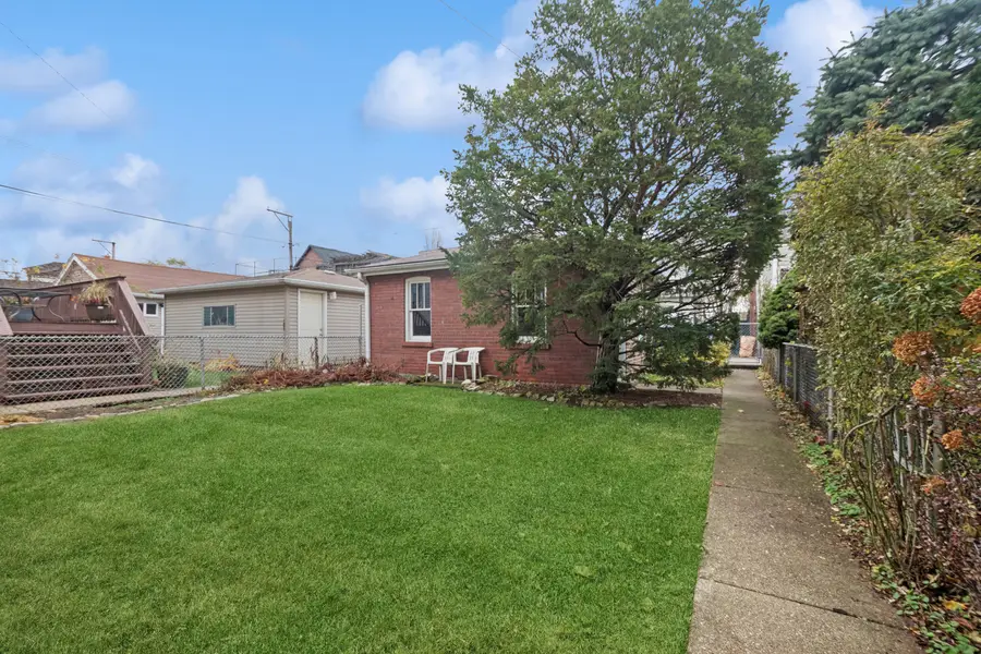 2529 W Hutchinson Street, Chicago, IL 60618 - Image #3