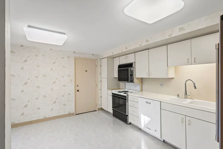 2526 Essex Drive, Northbrook, IL 60062 - Image #3