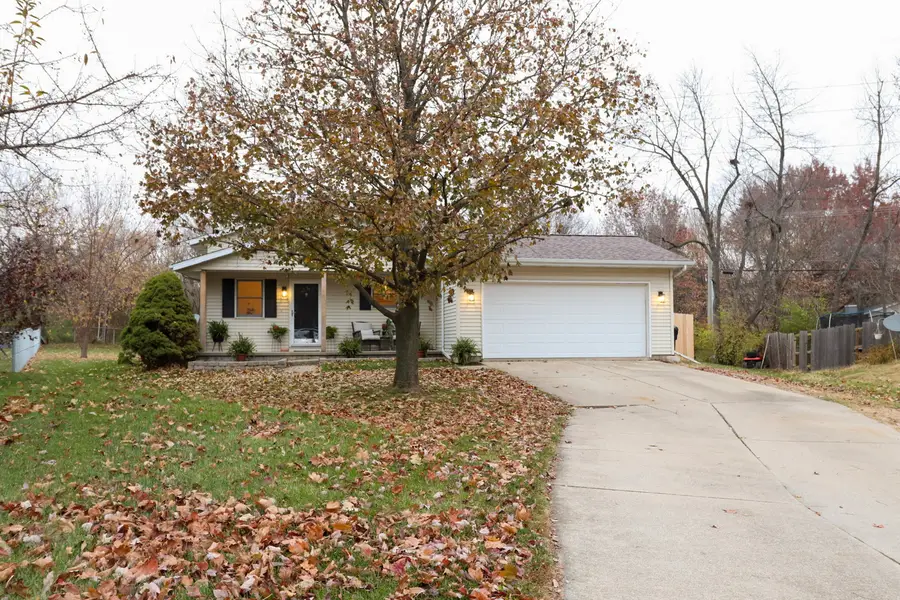 9 Timberview Drive, Bloomington, IL 61701 - Image #2