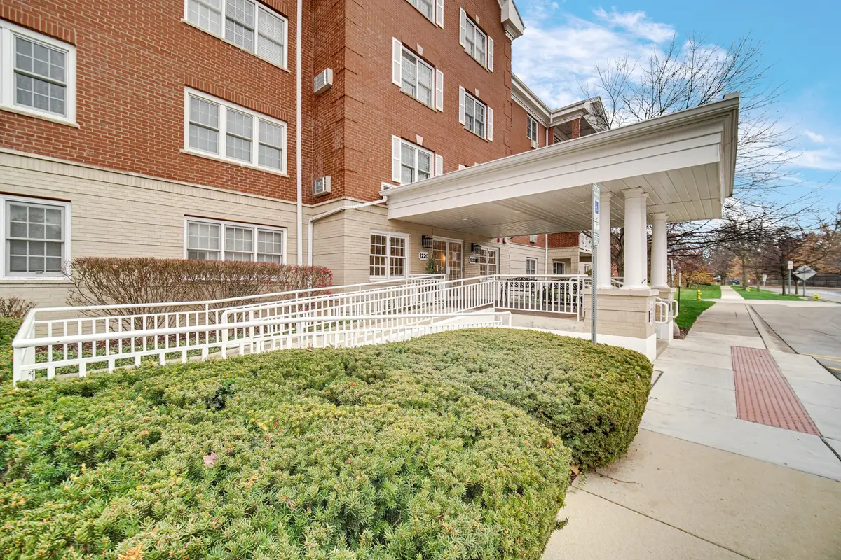 1220 Depot Street #409, Glenview, IL 60025 - Image #1