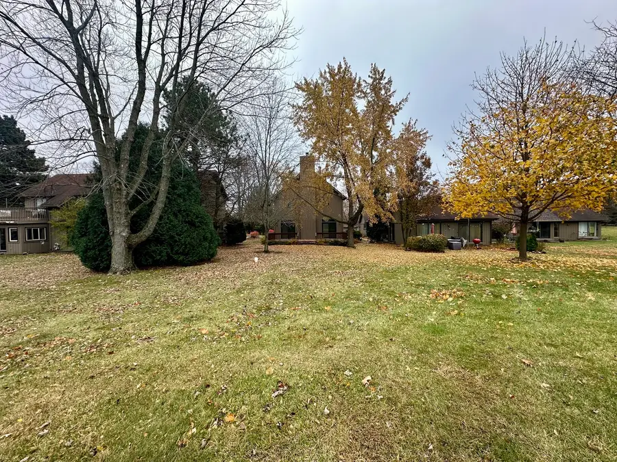 4216 White Ash Road, Crystal Lake, IL 60014 - Image #2