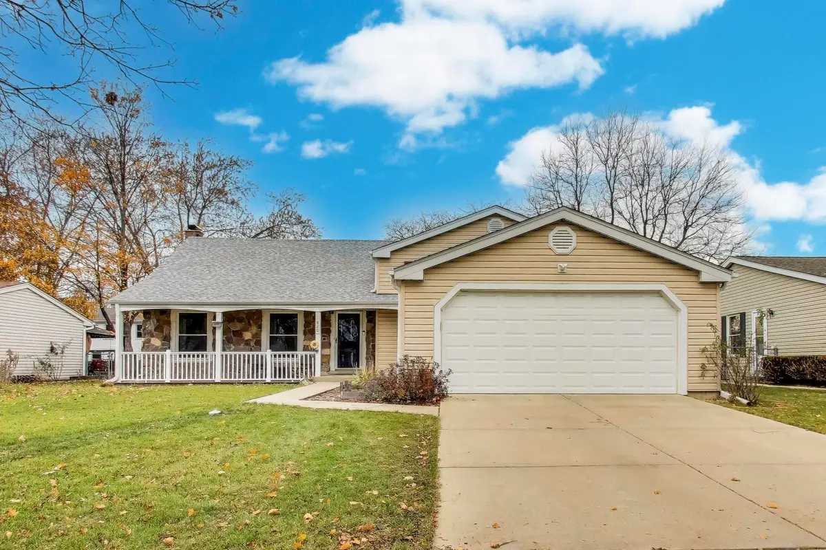 820 Saratoga Lane, Buffalo Grove, IL 60089 - Image #1
