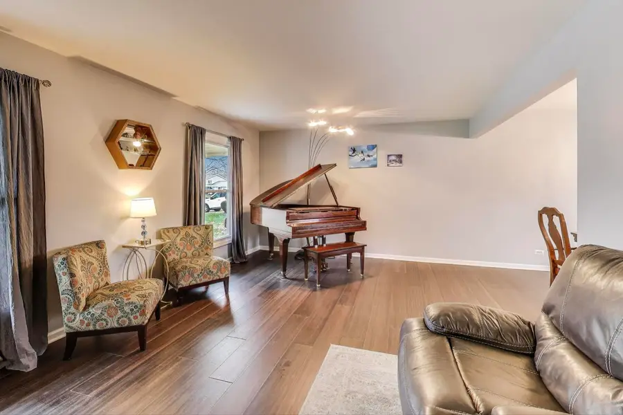 820 Saratoga Lane, Buffalo Grove, IL 60089 - Image #2