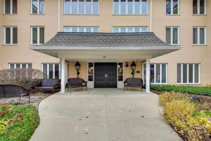 75 S 6th Avenue S #204, La Grange, IL 60525 - Image #2