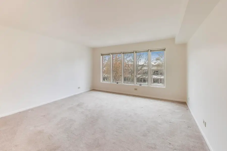 75 S 6th Avenue S #204, La Grange, IL 60525 - Image #3