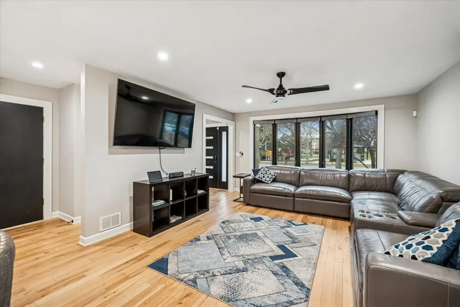 1108 S Maple Avenue, Oak Park, IL 60304 - Image #3