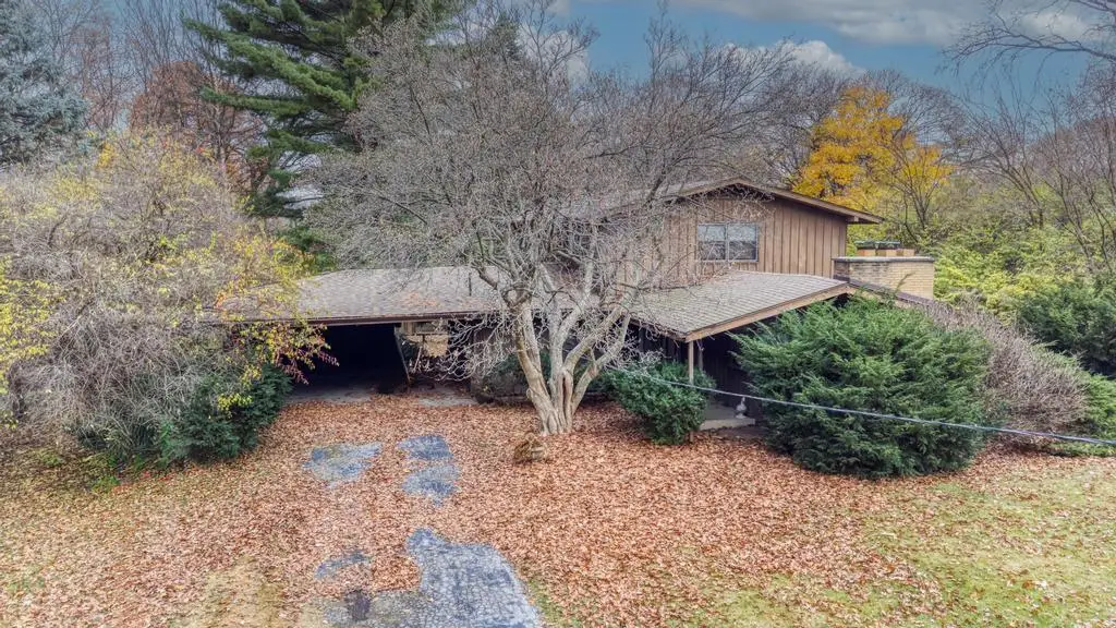 6410 Blackhawk Trail, Indian Head Park, IL 60525 - Image #1