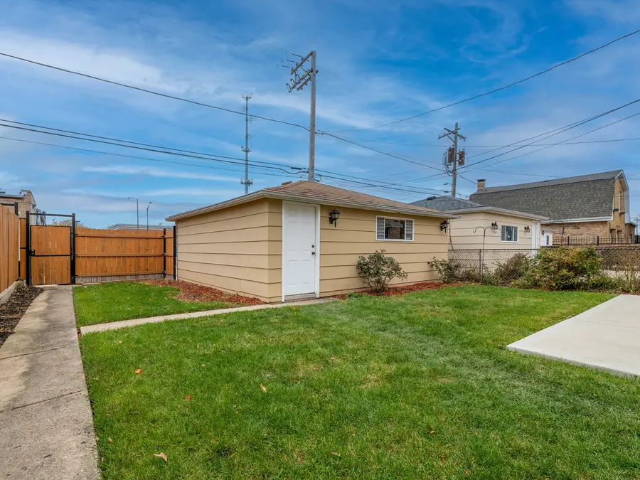 2520 N Neva Avenue, Chicago, IL 60707 - Image #3