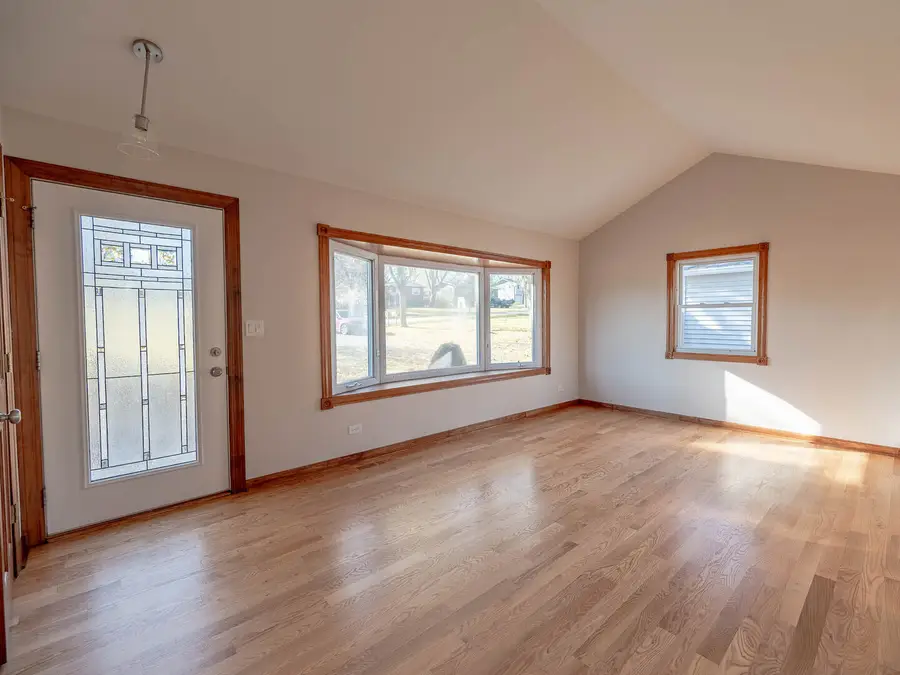 574 Hitchcock Avenue, Lisle, IL 60532 - Image #2