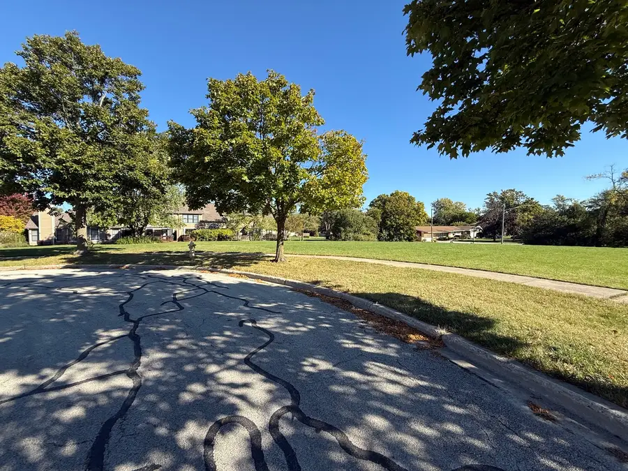 532/544 Fairfield Court, Lombard, IL 60148 - Image #3