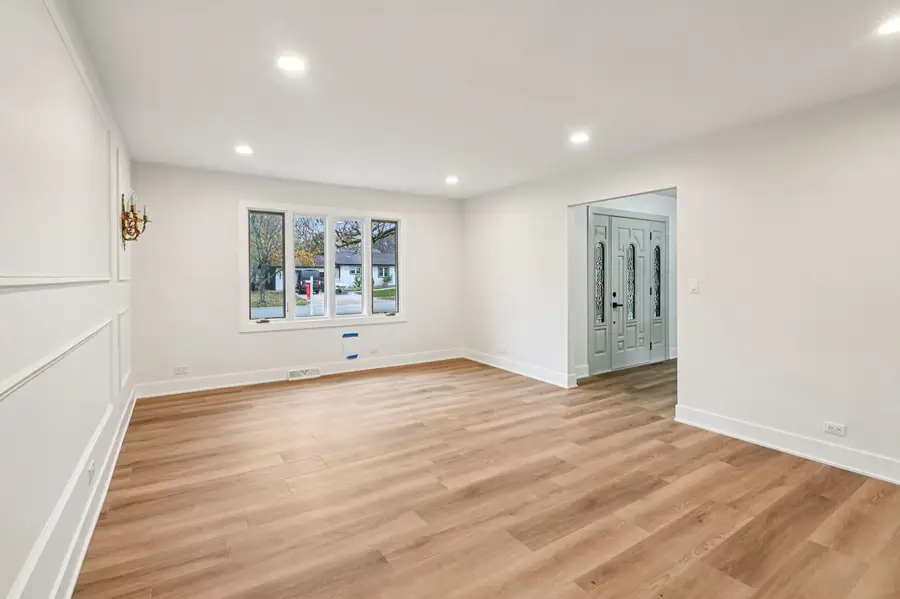 123 N Western Avenue, Bartlett, IL 60103 - Image #2