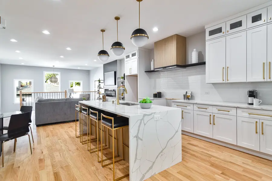 4602 N Springfield Avenue, Chicago, IL 60625 - Image #2