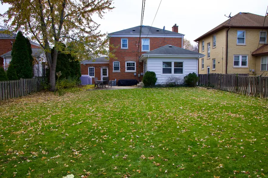 2523 Hastings Avenue, Evanston, IL 60201 - Image #2