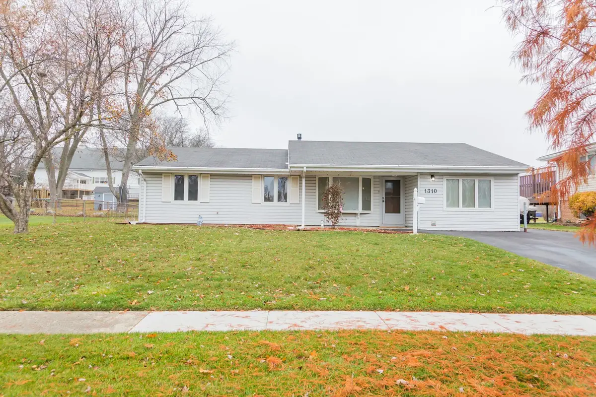 1310 Somerset Lane, Schaumburg, IL 60193 - Image #1