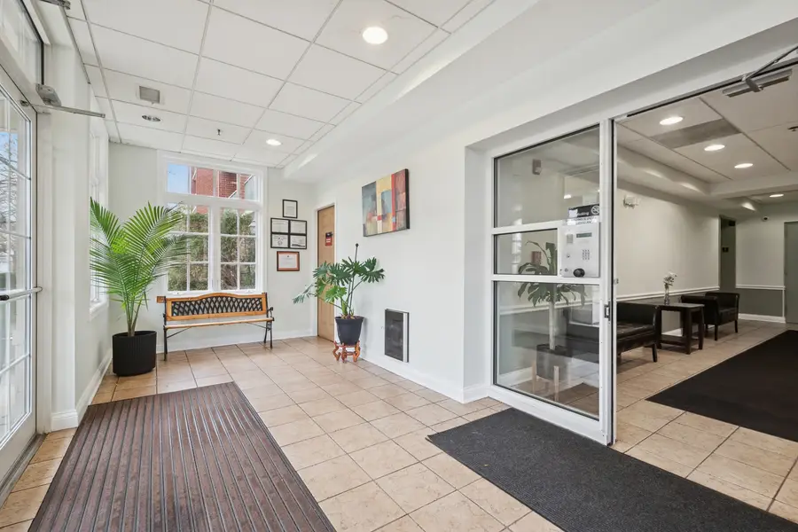 7450 Lincoln Avenue #609, Skokie, IL 60077 - Image #2