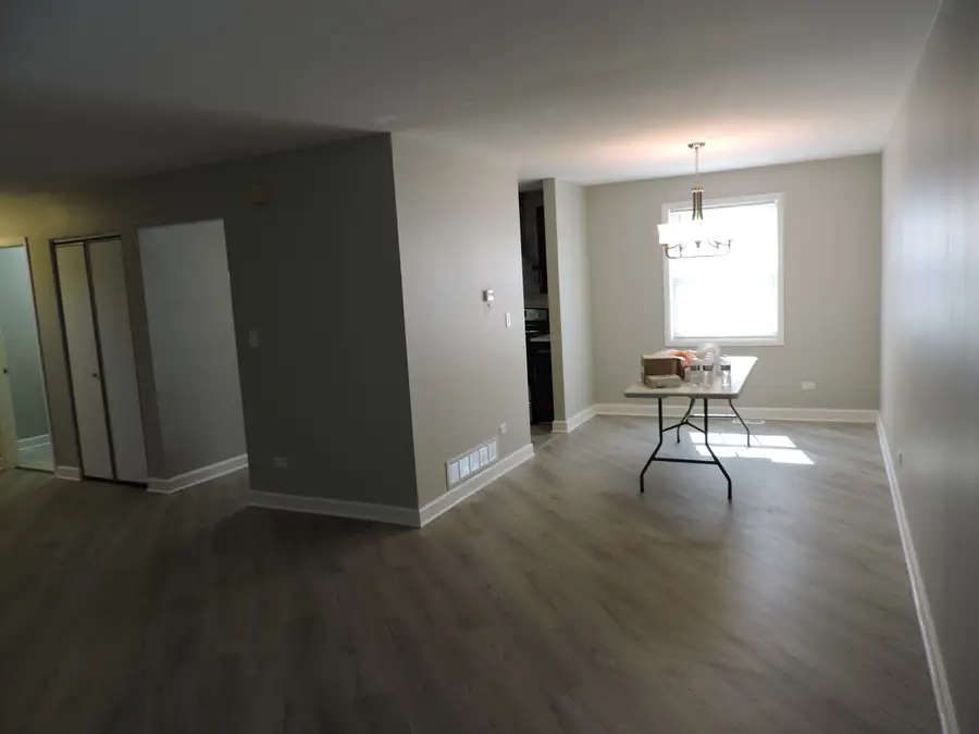 407 Beechwood Drive, Westmont, IL 60559 - Image #3