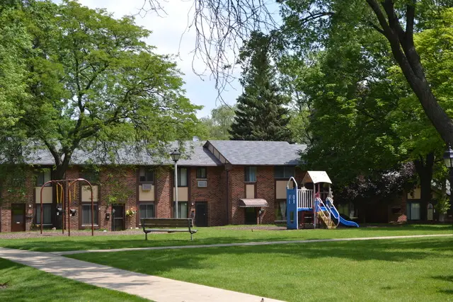 1S265 Holyoke Lane, Villa Park, IL 60181 - Image #2