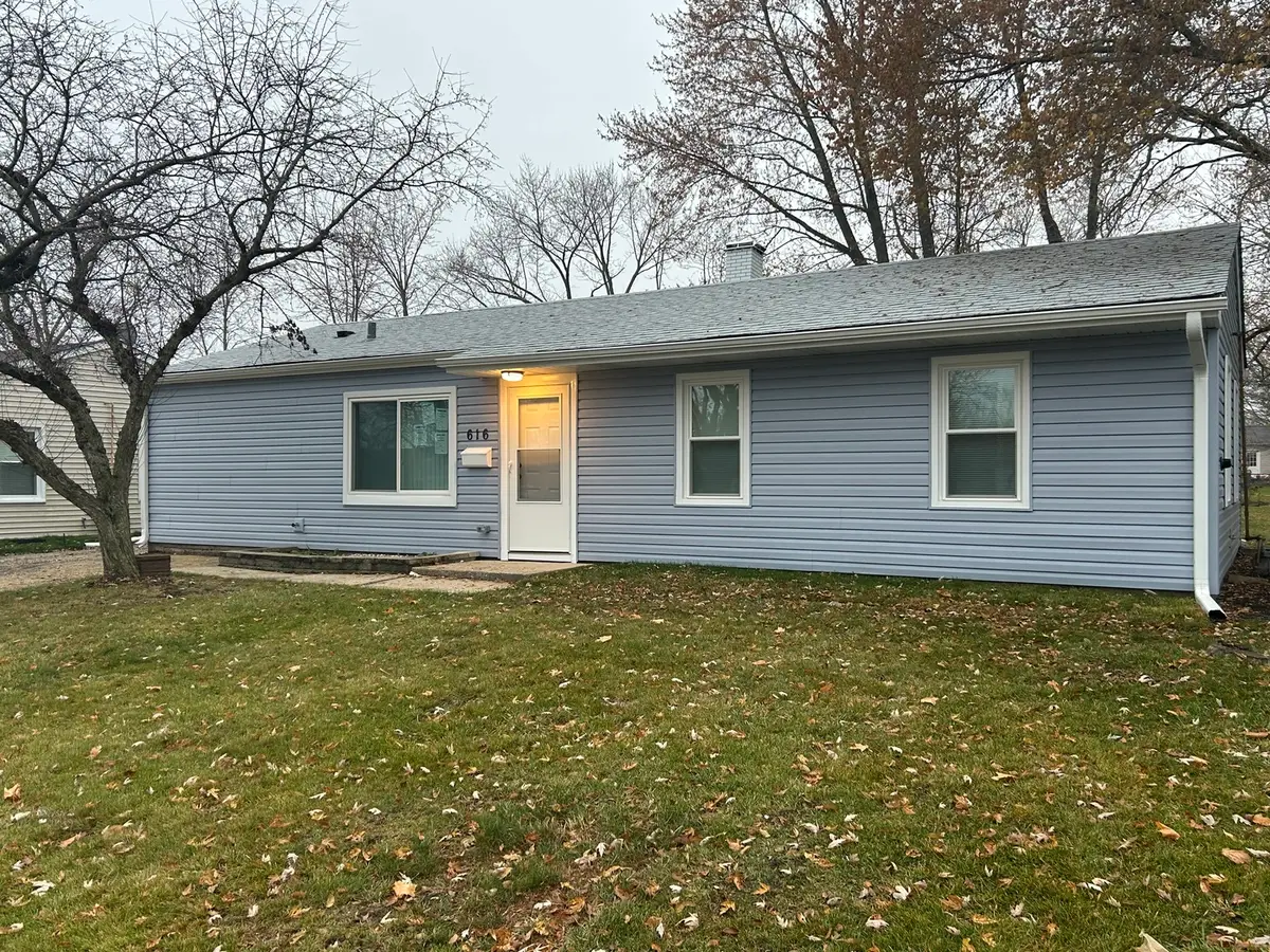 616 Parkside Circle, Streamwood, IL 60107 - Image #1