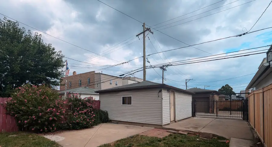 1041 N Spaulding Avenue, Chicago, IL 60651 - Image #3