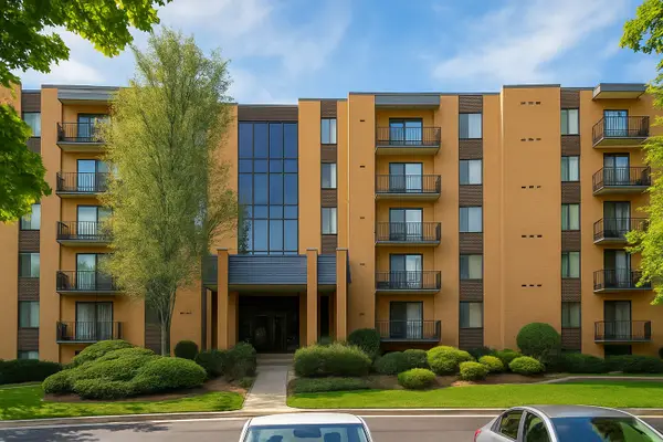 700 N Bruce Lane #201, Glenwood, IL 60425