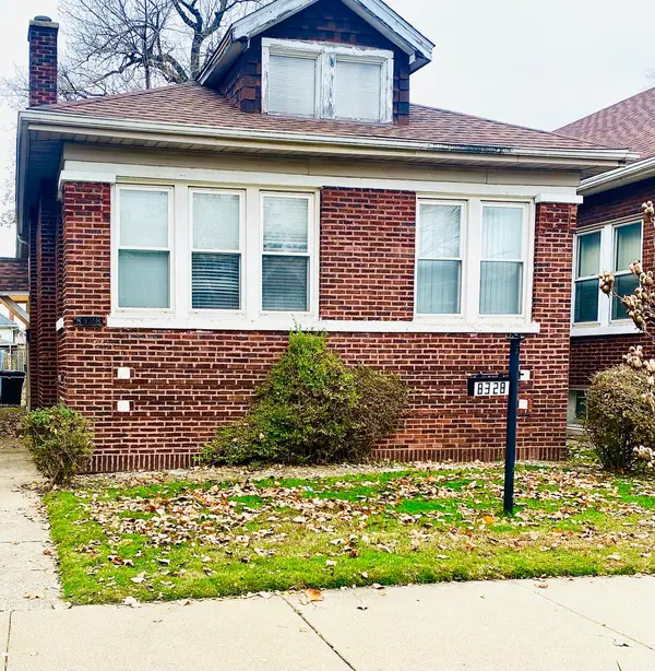 8328 S Crandon Avenue, Chicago, IL 60617