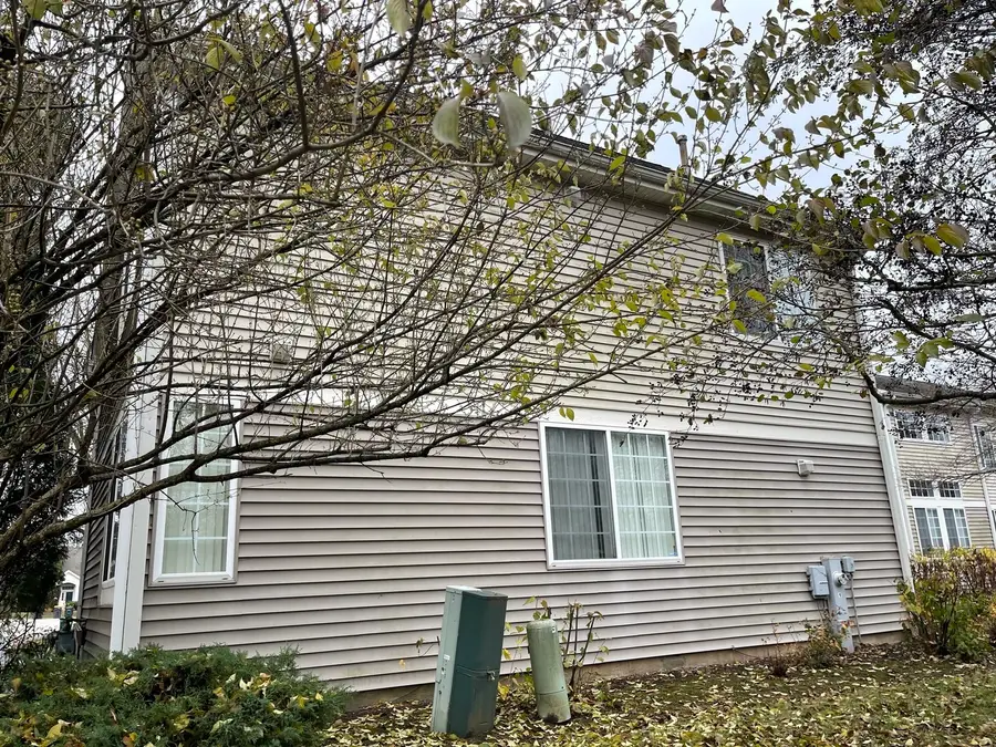 48 W Briarwood Drive, Streamwood, IL 60107 - Image #2