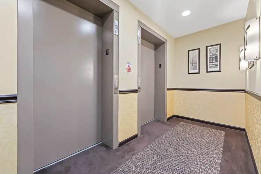 9530 Cook Avenue #211, Oak Lawn, IL 60453 - Image #2