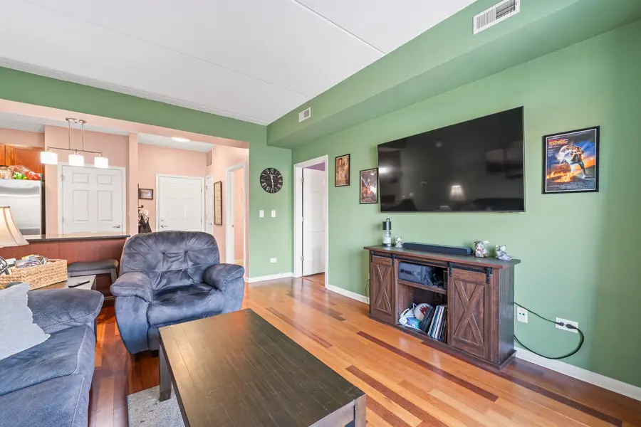 9530 Cook Avenue #211, Oak Lawn, IL 60453 - Image #3