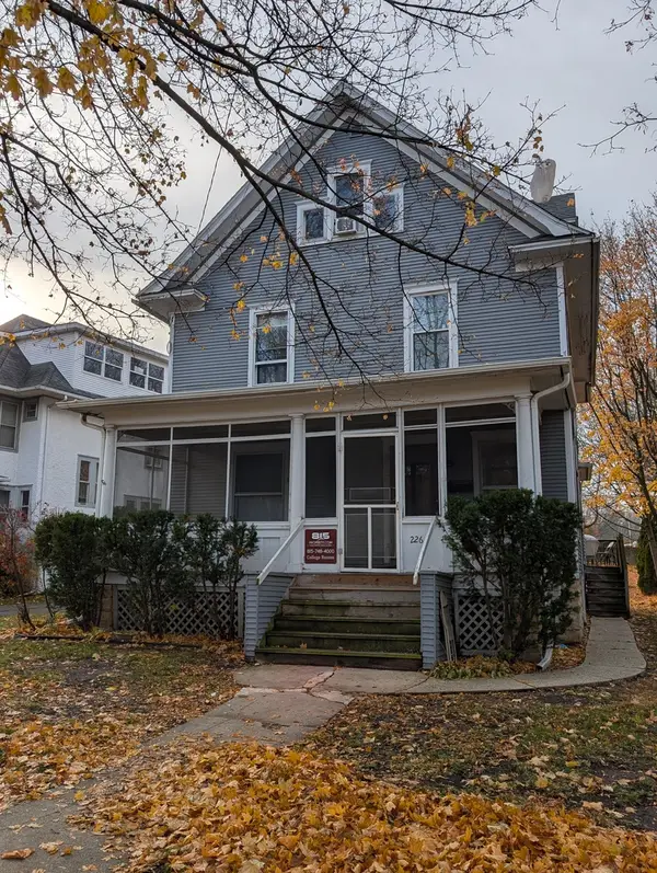 226 W Locust Street, DeKalb, IL 60115