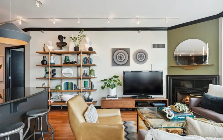 33 W Ontario Street #34EN, Chicago, IL 60654 - #3