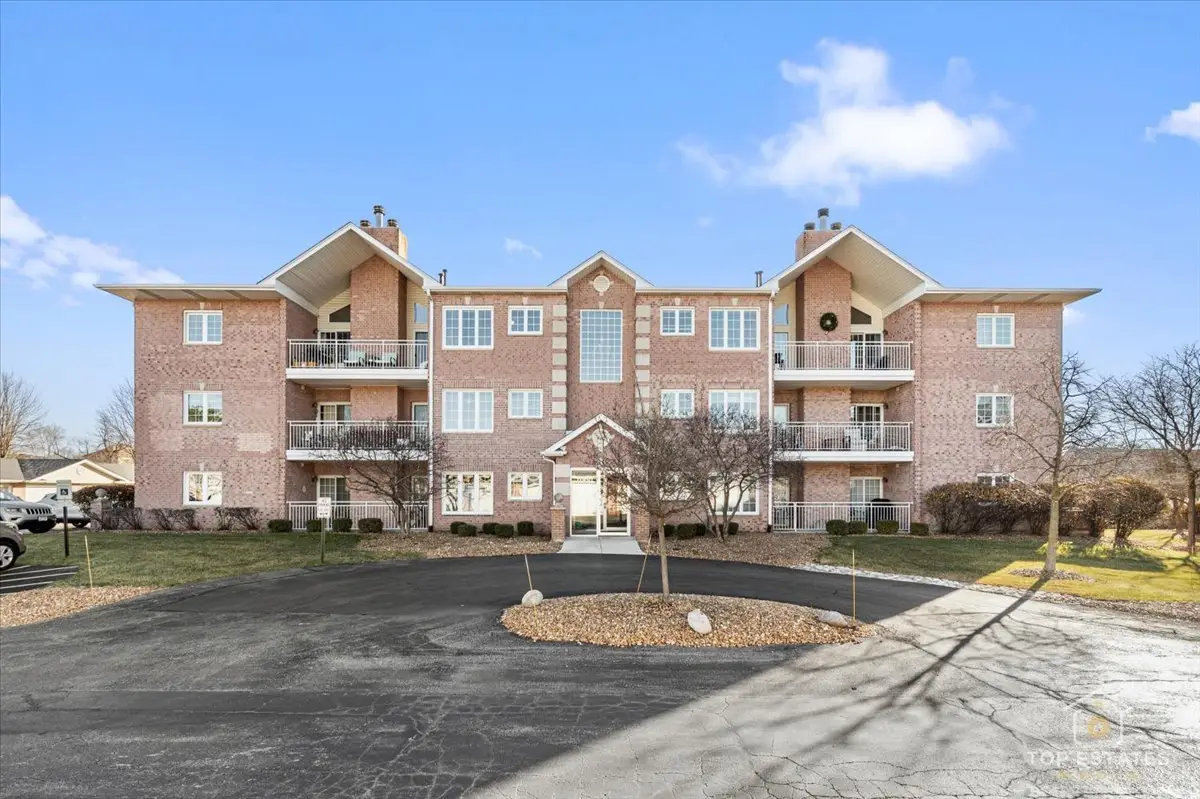 17950 Settlers Pond Way #3B, Orland Park, IL 60467 - Image #1