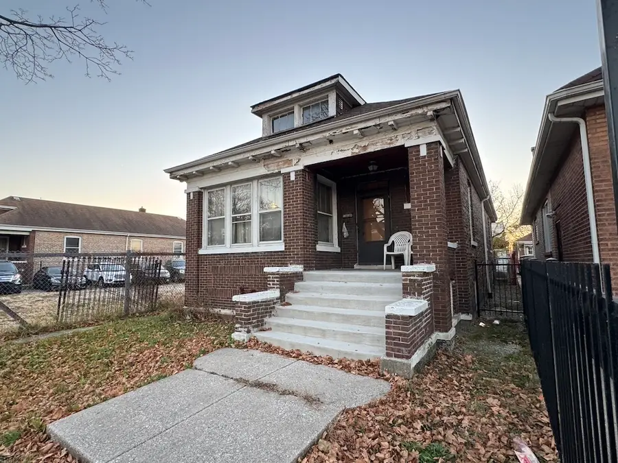 5826 S Artesian Avenue, Chicago, IL 60629 - Image #2