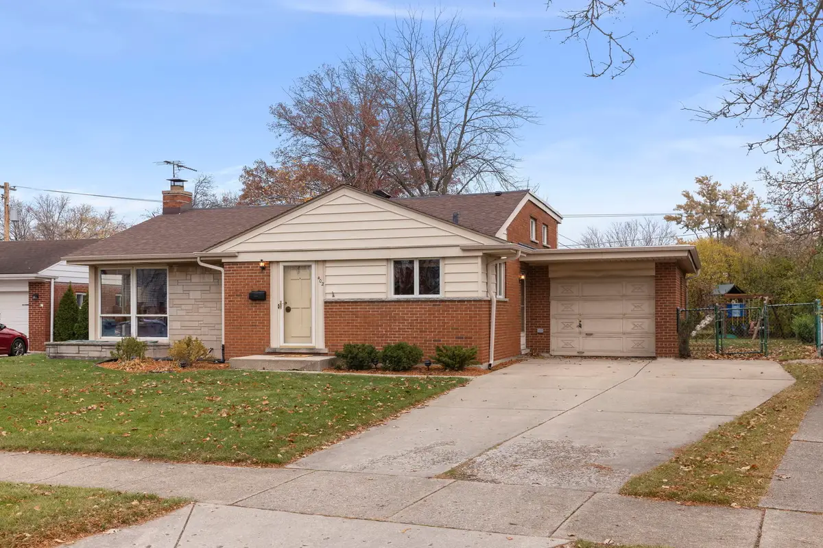 402 E Huntington Lane, Elmhurst, IL 60126 - Image #1