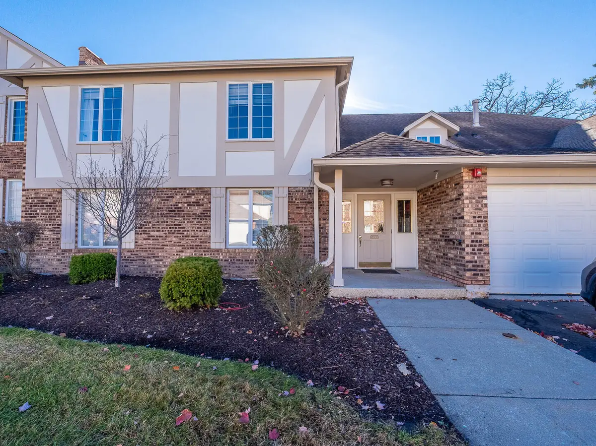 5818 Wolf Road #1A, Western Springs, IL 60558 - Image #1