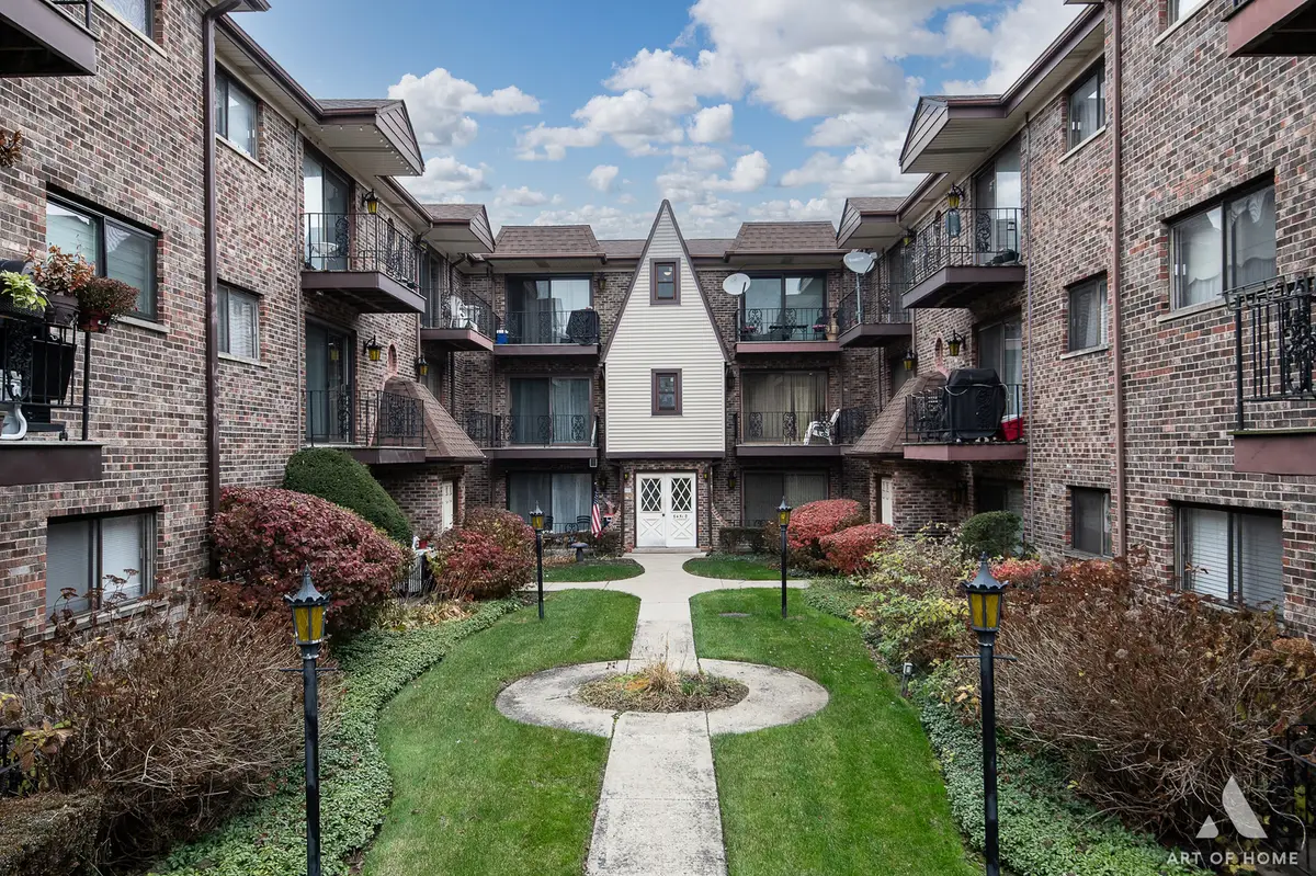 6453 N Northwest Highway #2C, Chicago, IL 60631 - Image #1