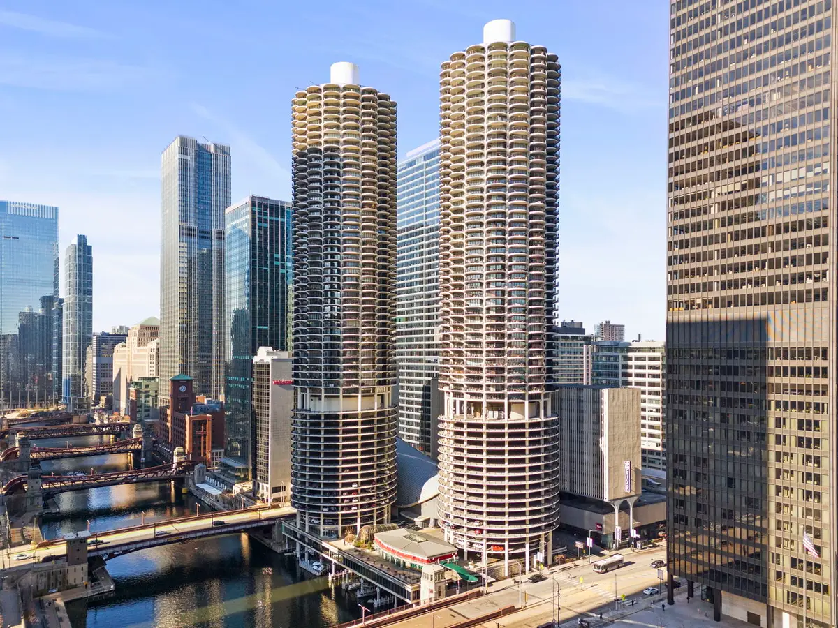 300 N State Street #3235, Chicago, IL 60654 - Image #1