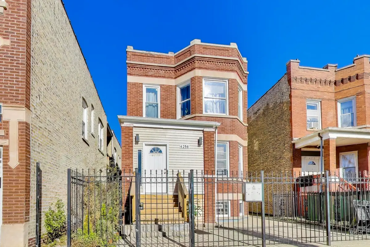 4256 W Kamerling Avenue, Chicago, IL 60651 - Image #1