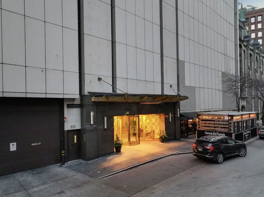 111 E Chestnut Street #28J, Chicago, IL 60611 - Image #2