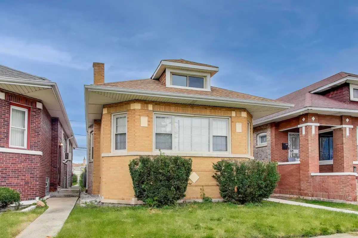 10229 S Calumet Avenue, Chicago, IL 60628 - Image #1
