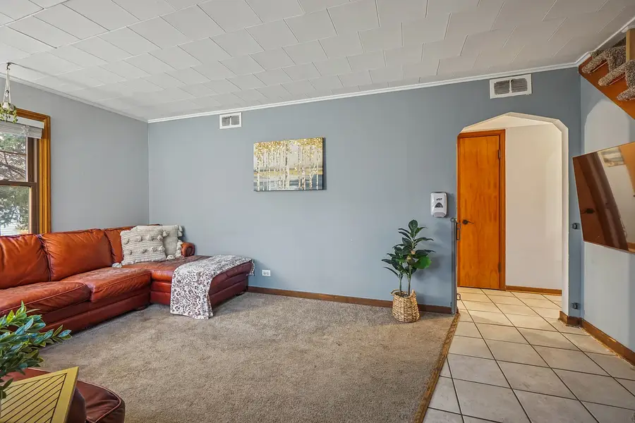 14317 Kilbourne Avenue, Midlothian, IL 60445 - Image #2