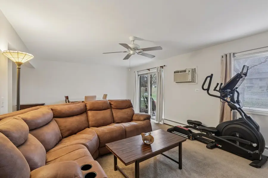 530 Chase Drive #4, Clarendon Hills, IL 60514 - Image #2