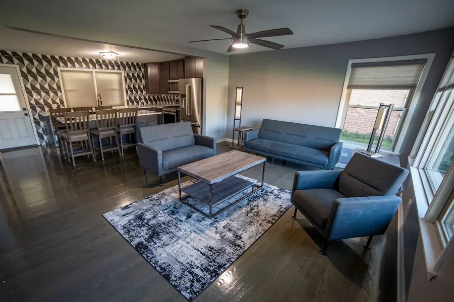 5543 W 83rd Street, Burbank, IL 60459 - Image #2