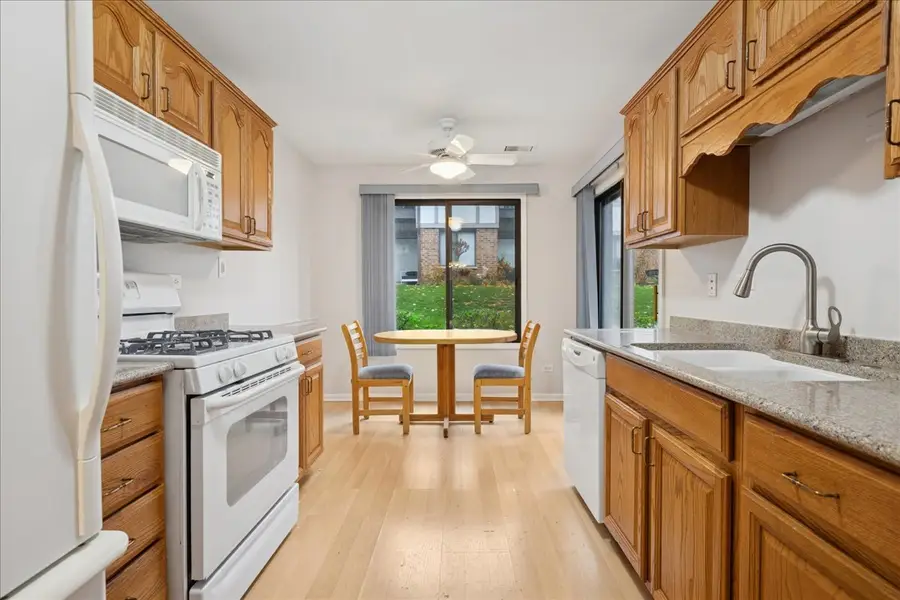 1010 E Glavin Court #1807, Palatine, IL 60074 - Image #3