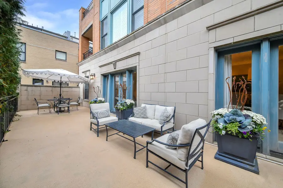 462 Pennsylvania Avenue #1S, Glen Ellyn, IL 60137 - Image #2