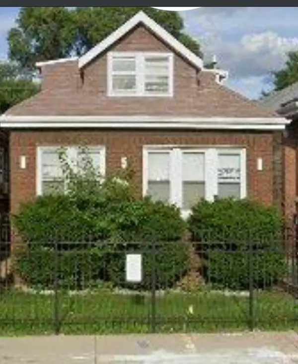 6525 S Fairfield Avenue, Chicago, IL 60629