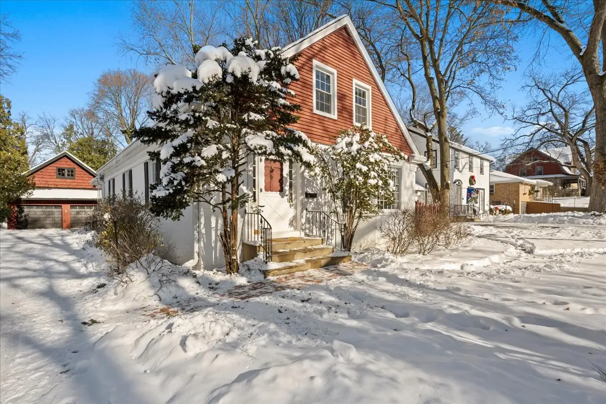 124 W Crystal Lake Avenue, Crystal Lake, IL 60014 - Image #1